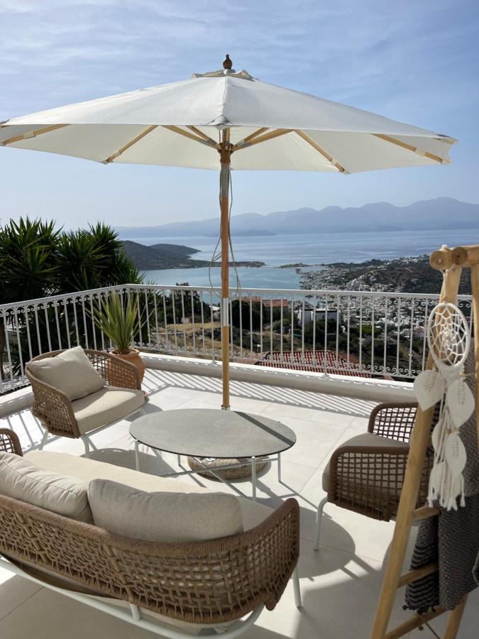 Villa Romee with private swimmingpool and panoramic view on Elounda - B&B