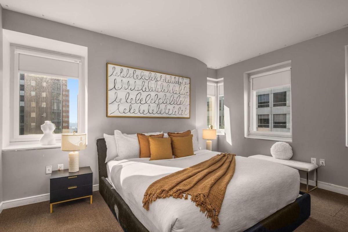 Chic NYC Retreat Beside Broadway & Iconic Sights - Ferienwohnung New York City