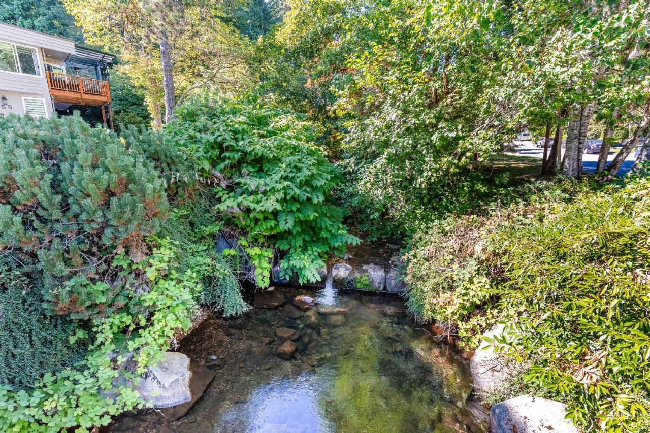 FIFA Ready 3 bedrooms Family Vacation Home in North Van - B&B North Vancouver