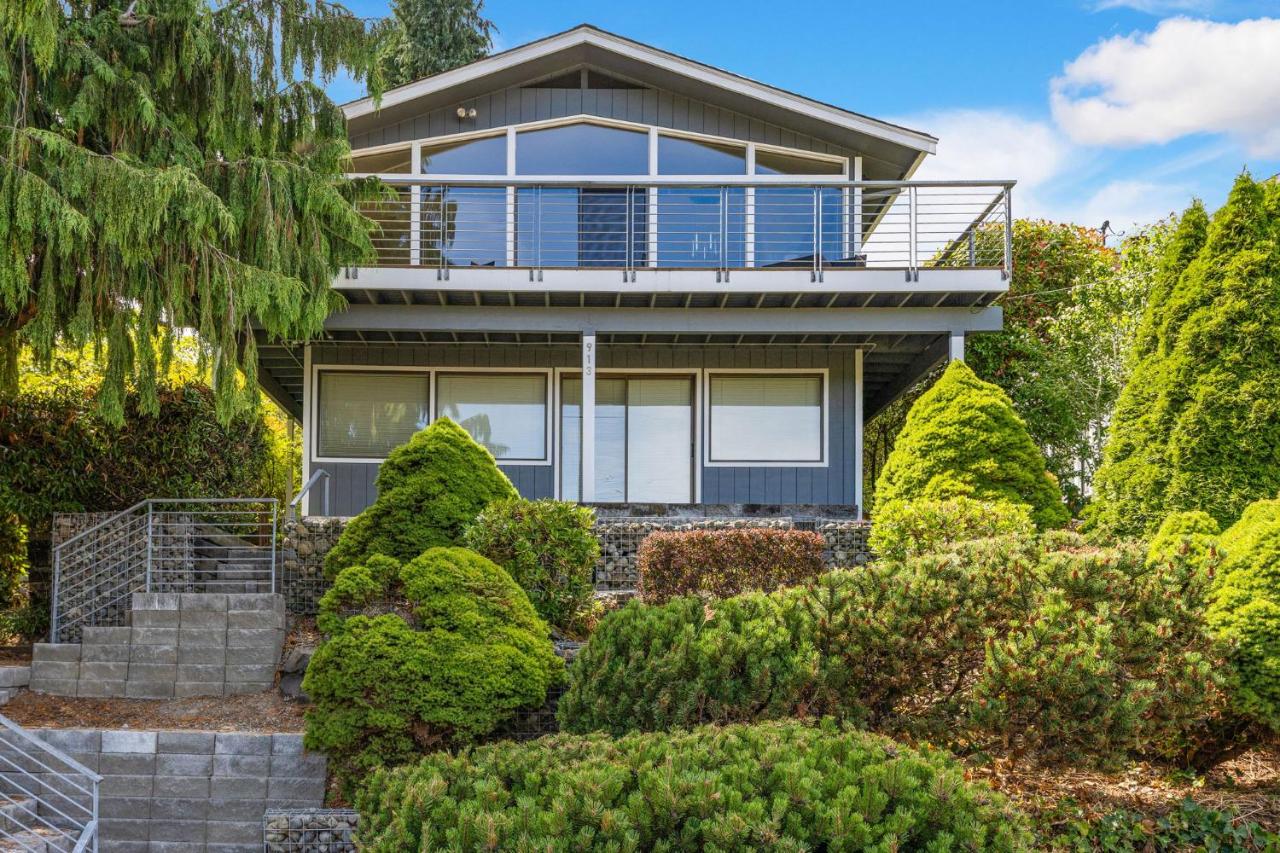 Family West Emerson Retreat Deck Basement City Views - B&B Seattle