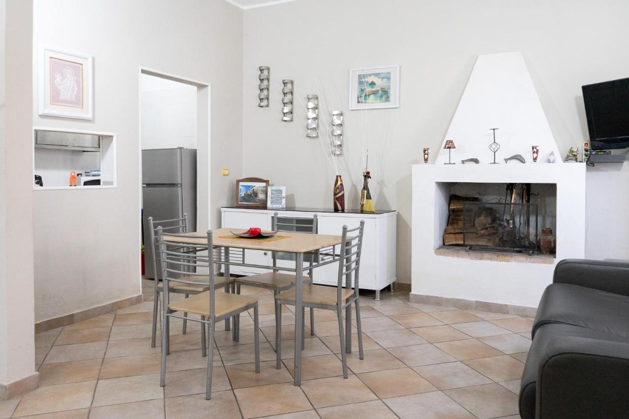Casa di Nonna Nì - Casa su due piani con soggiorno - B&B