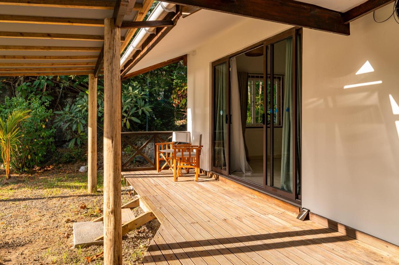 Apartment with Garden View