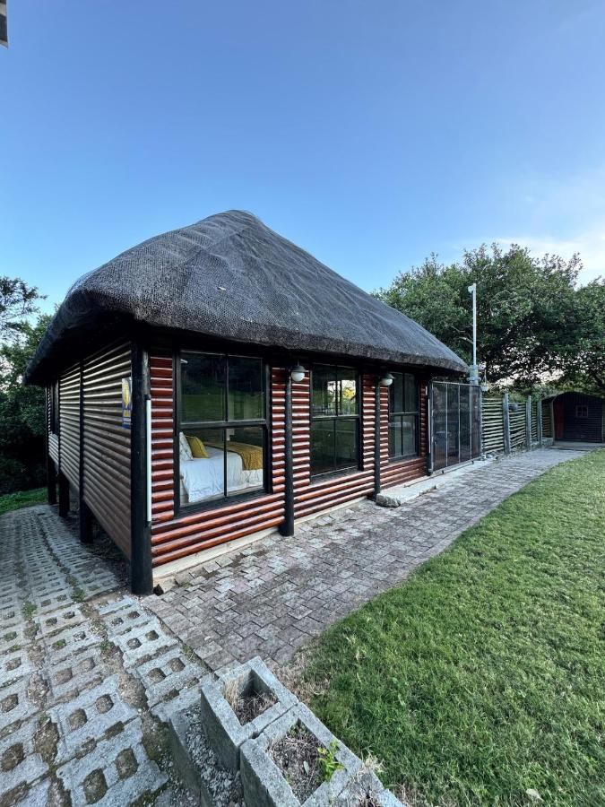 The Whispering Milkwood Cottage - Ferienwohnung Port Elizabeth