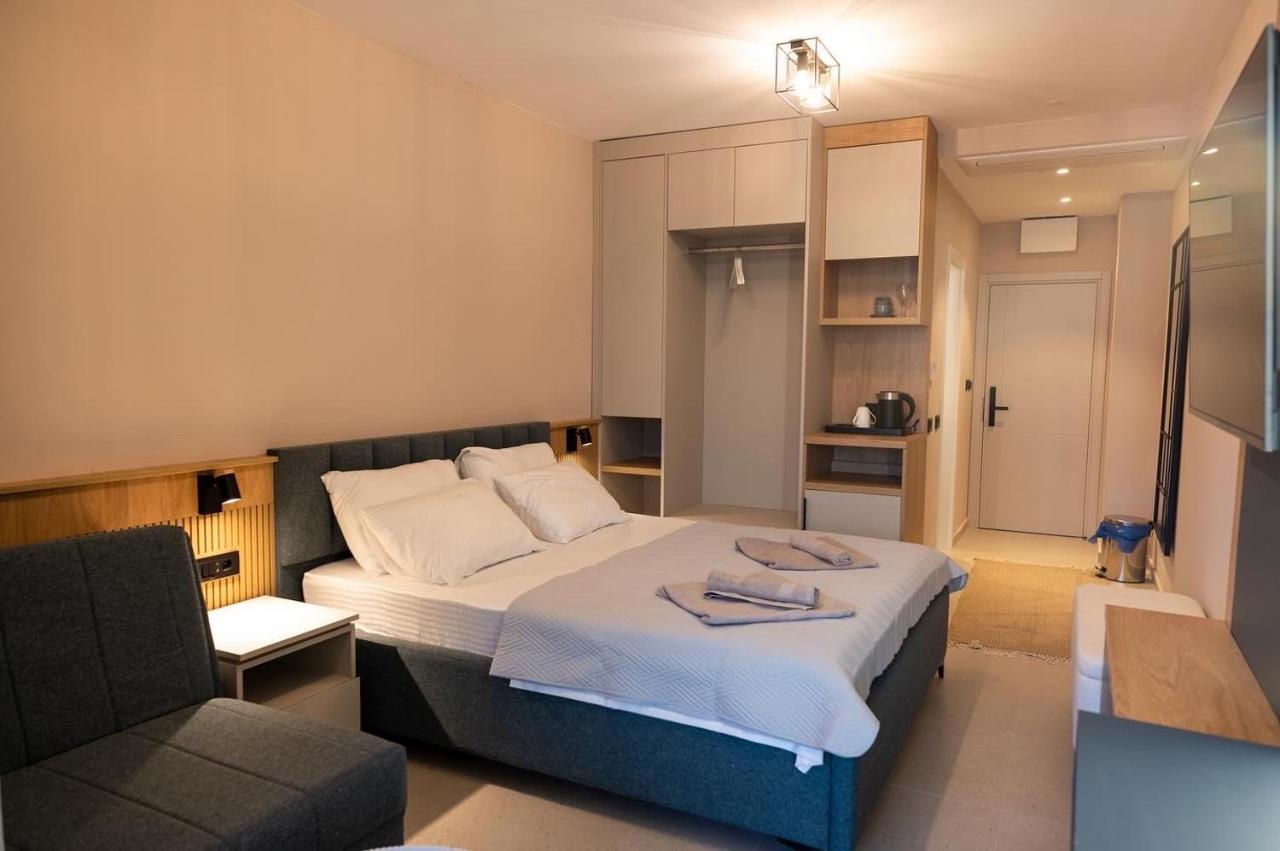 Dreibettzimmer mit Meerblick