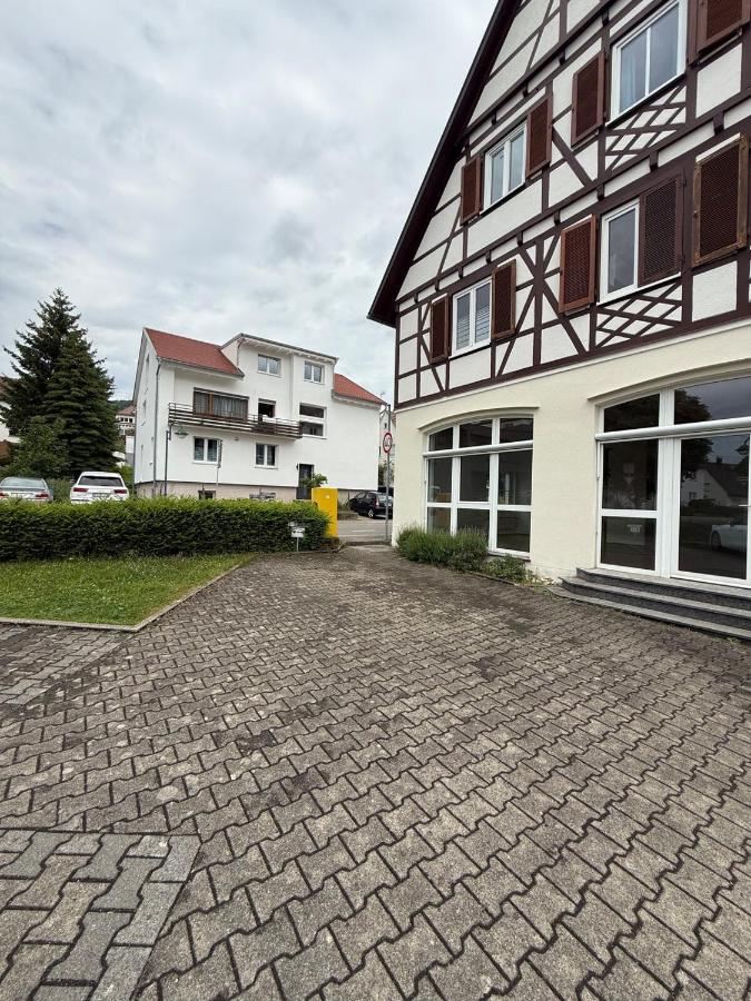 Charmantes Apartment in Dettingen an der Erms - B&B Dettingen an der Erms