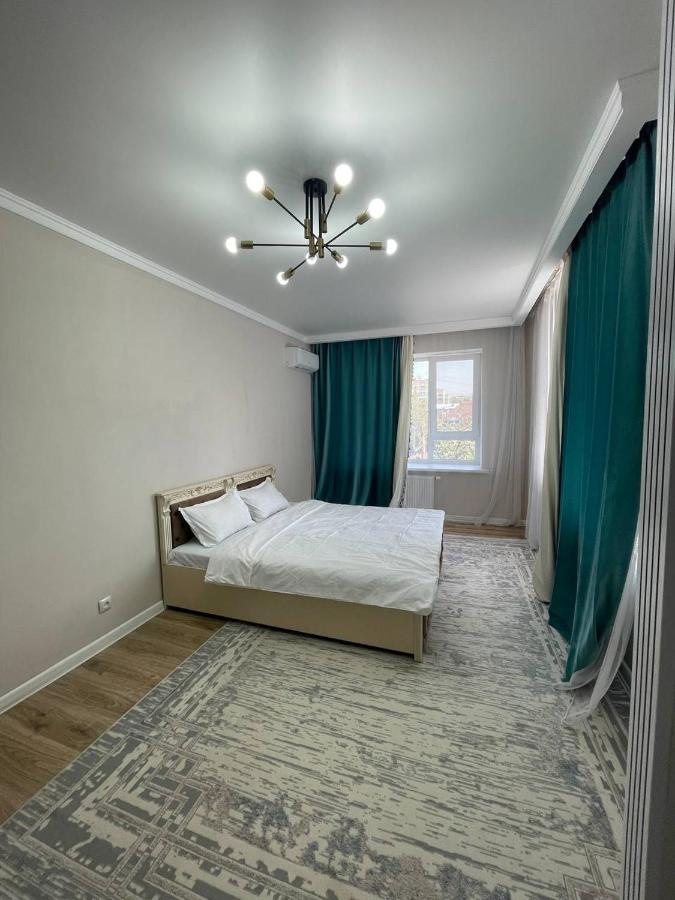 3 bedroom apartment with 2 restroom in the 4 YOU business class - Bed and Breakfast Almaty