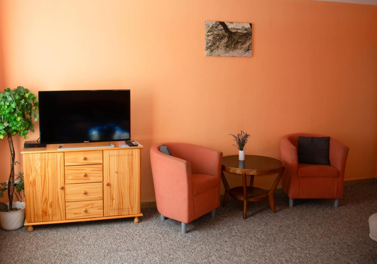 Doppelzimmer mit eigenem Bad und Zustellbett