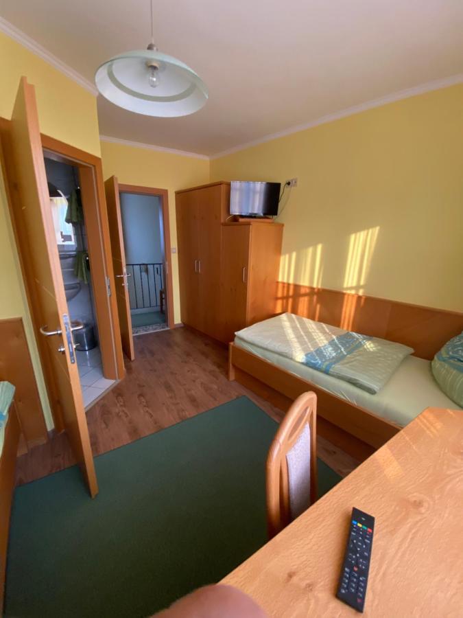 Gästehaus zwei Einzelbetten Nähe Krems an der Donau - B&B Lengenfeld