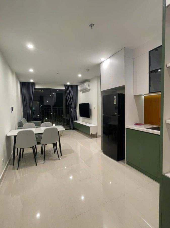 Three-Bedroom Apartment with Balcony