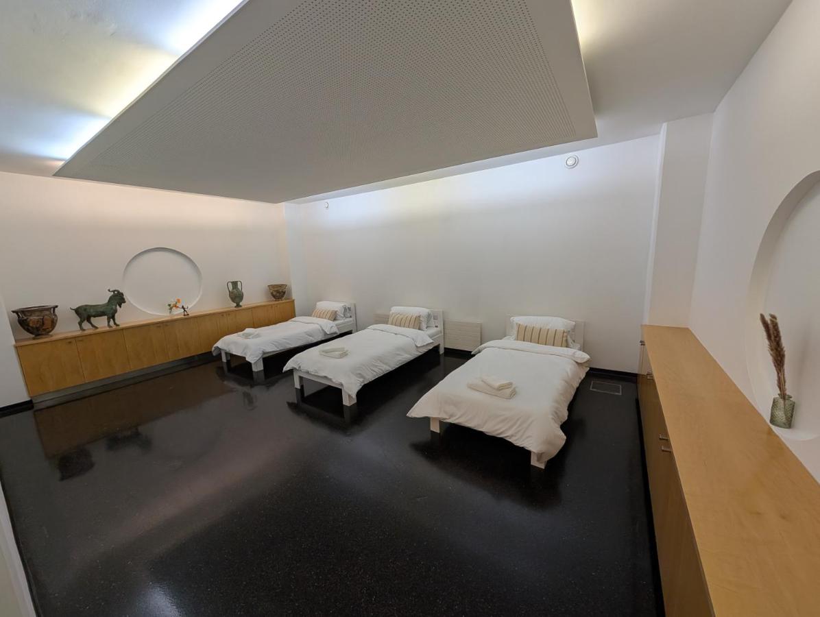 Economy Triple Room with Shared Bathroom