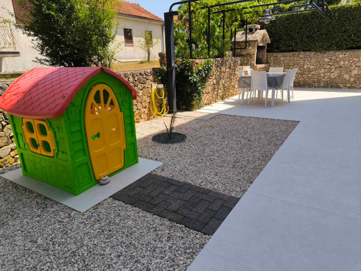 Apartment Margareta by El-Pi Tours - Ferienwohnung Njivice, Krk