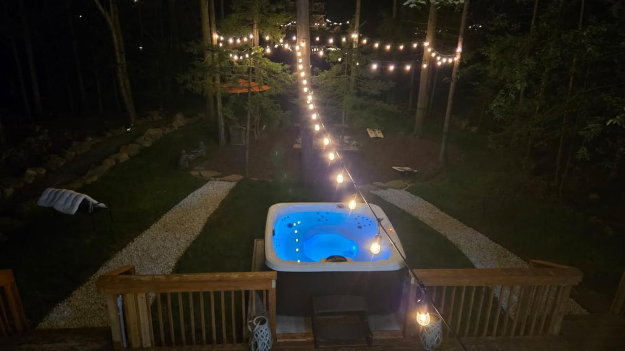 Majestic Lake Front Chalet - B&B Tobyhanna