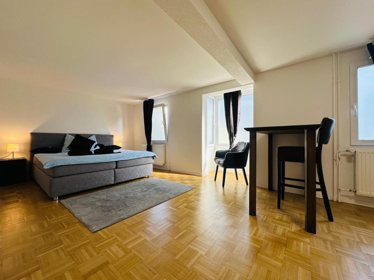 Three-Bedroom Apartment with Lake View
