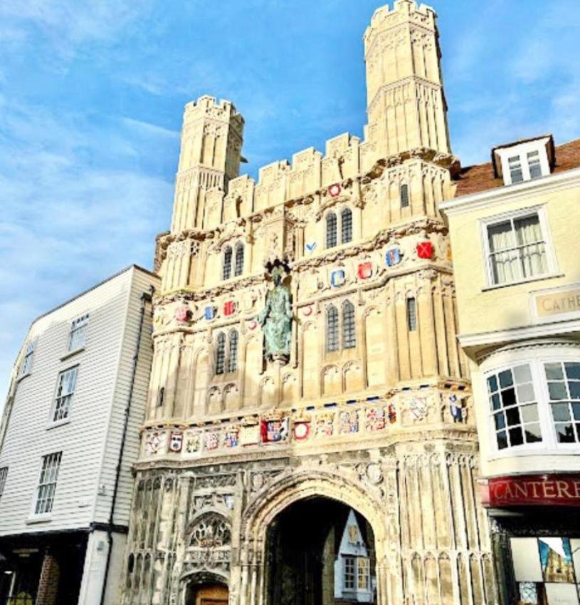 City Stays lovely 3 Bedroom Flat in Canterbury wt cathedral views - B&B Canterbury