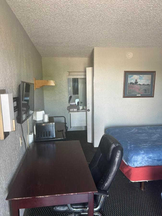 Double Bed Hotel Room 108 - Ferienwohnung Amarillo
