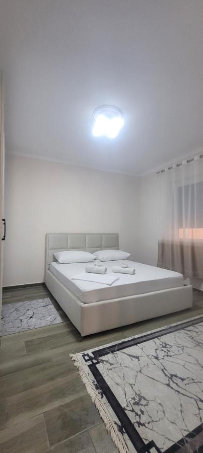 Maxhari Apartments - B&B Pogradec