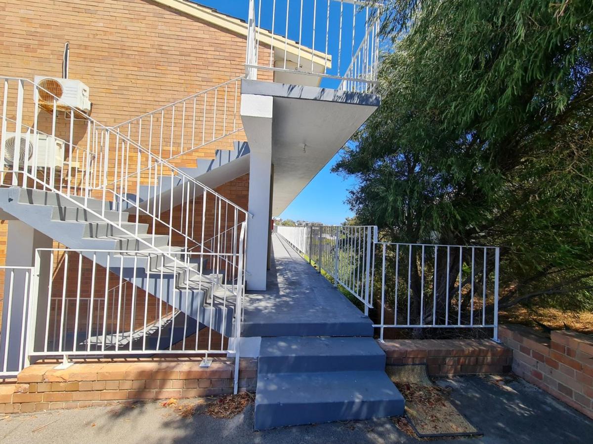 Blue Waters - 1bed Gateway to Scarborough Beach - B&B Perth