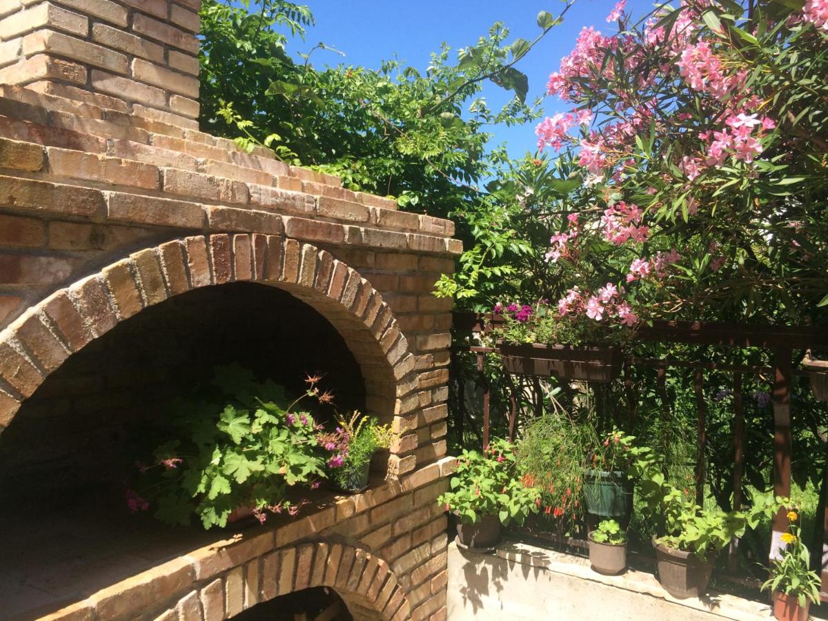 Apartments Ella - Bed and Breakfast Herceg Novi