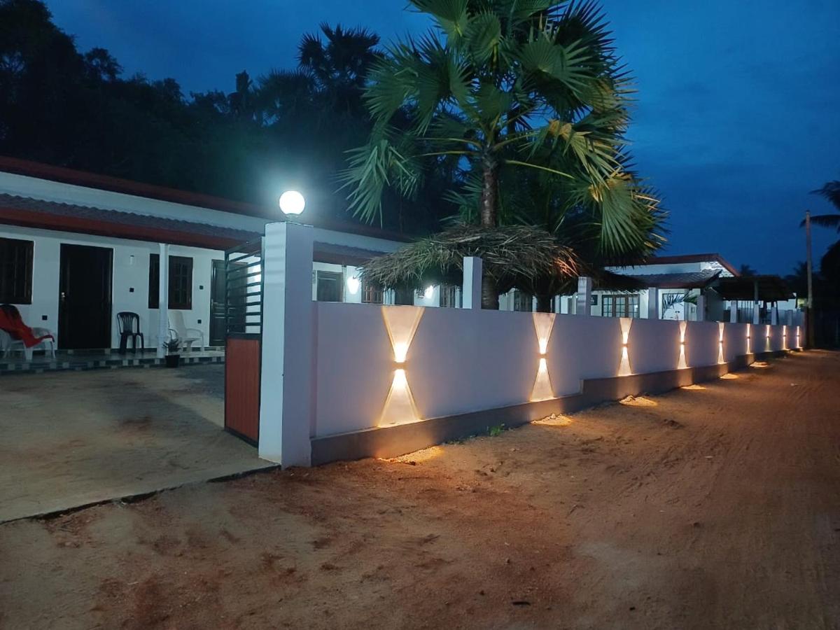 K Seven Guest Inn - B&B Trincomalee
