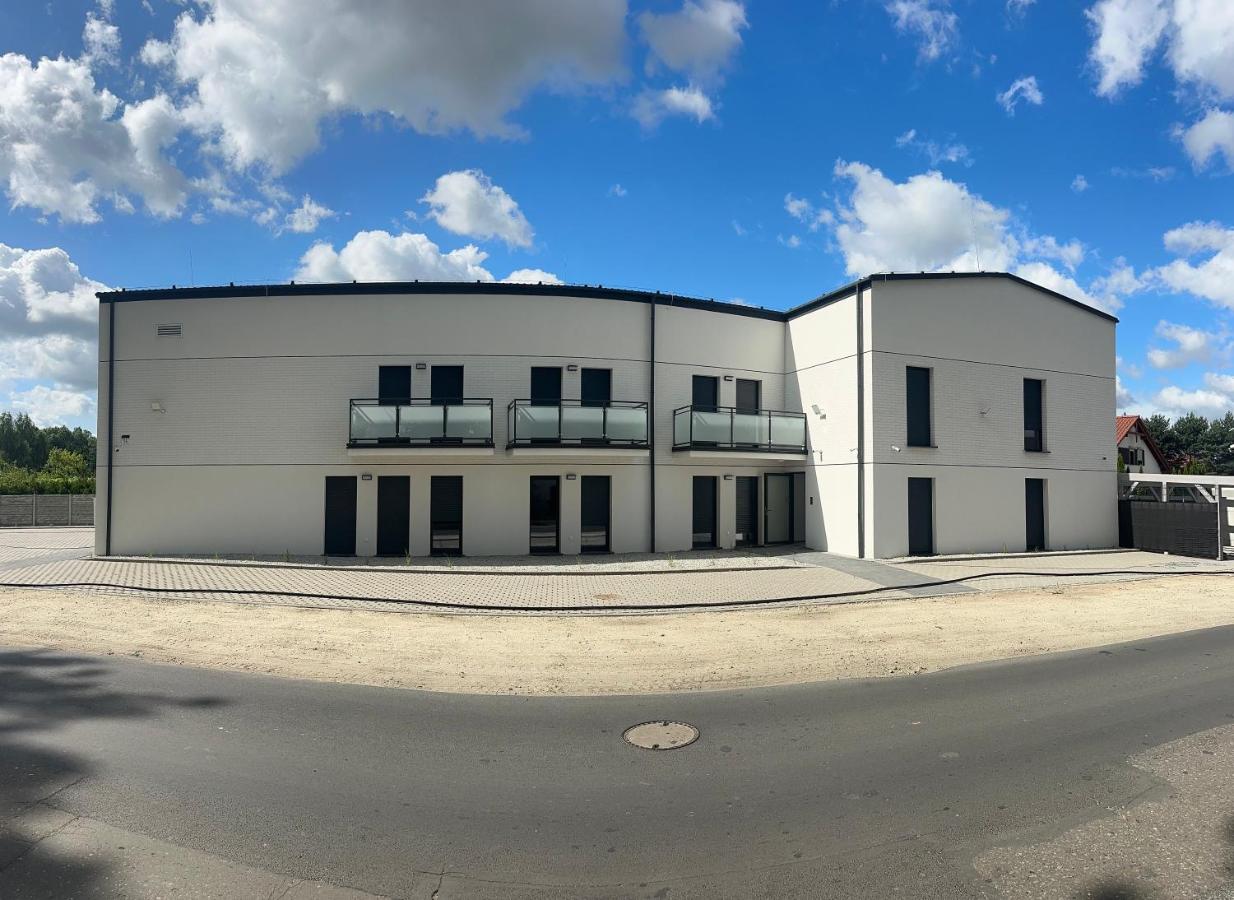 Nowa Apartmenty - parking lotniskowy - Chambres d’hôtes Palędzie