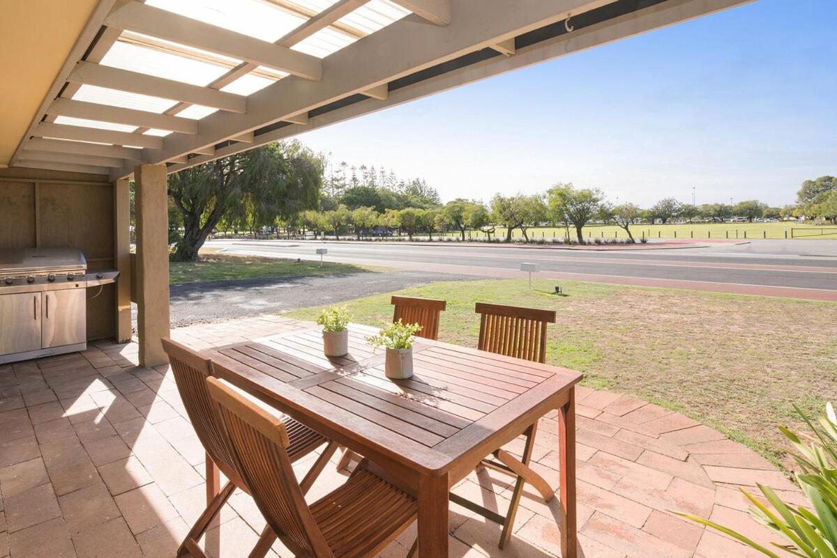 A Shore Thing- Located opposite Busselton Foreshore! - B&B Busselton