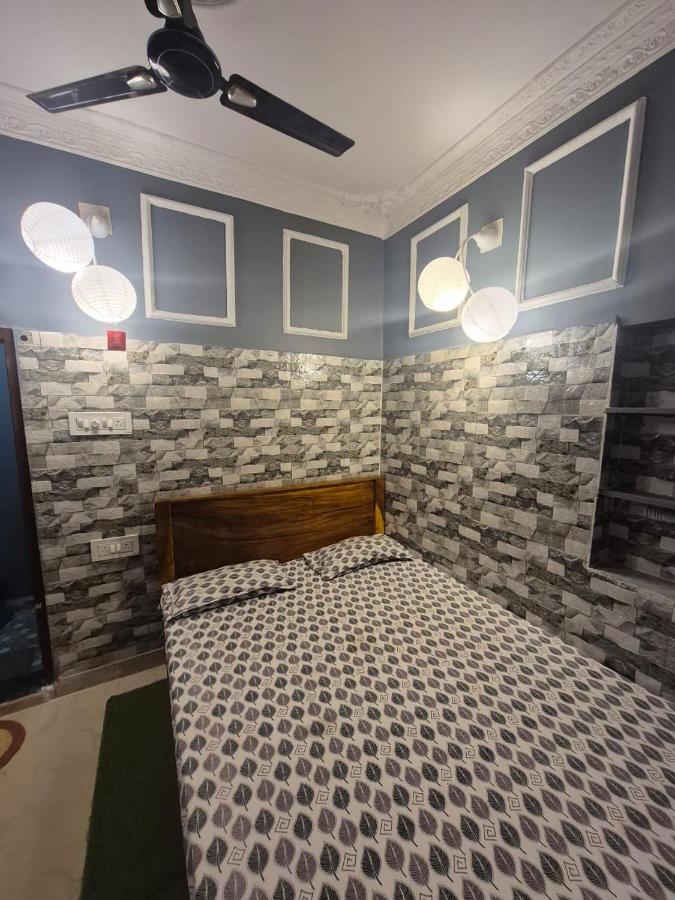 Single Room with Private Bathroom