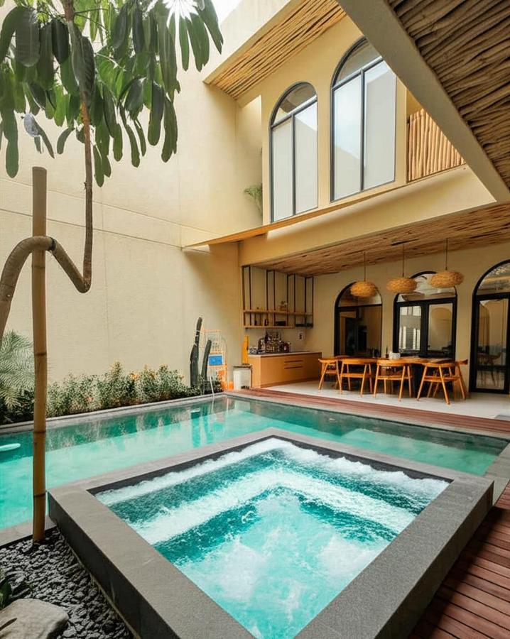 Cottonwood Villa Magnolia B - Jacuzzi Billyard BBQ - B&B Bandung