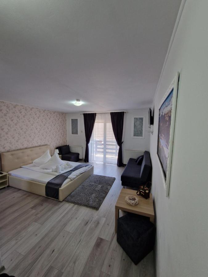 Chambre Deluxe (2 Adultes + 1 Enfant)