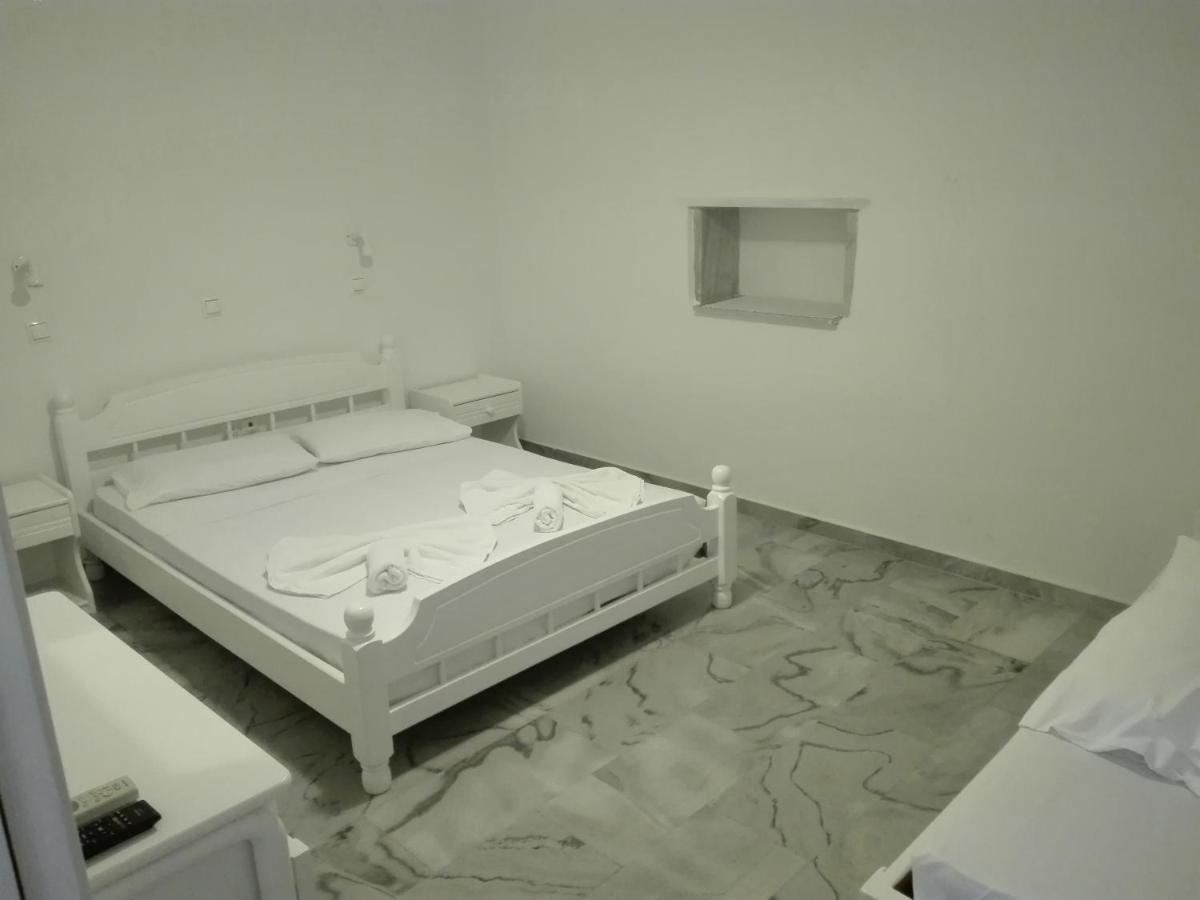 Triple Room with Courtyard Access - Ground Floor