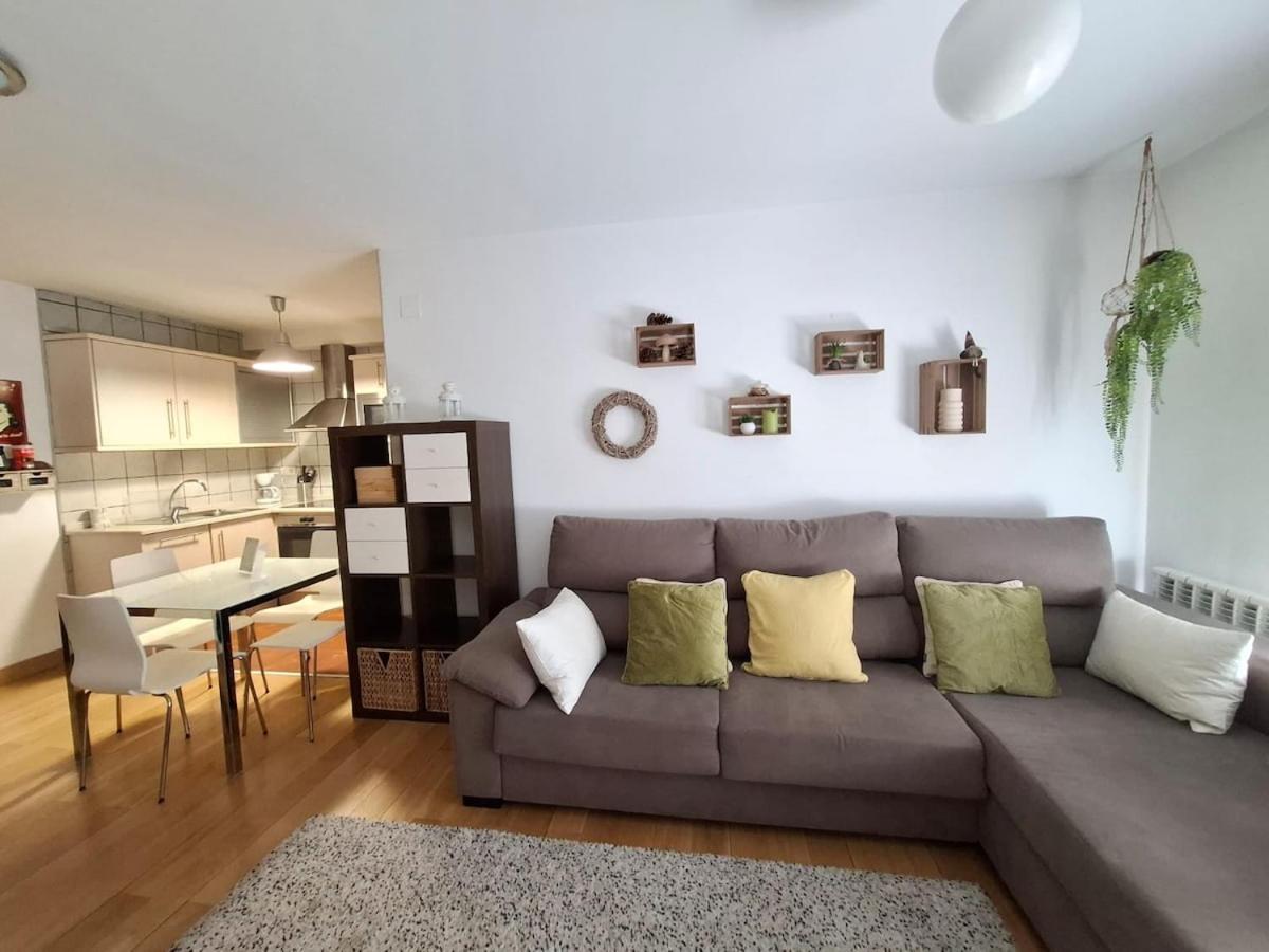 El Tozal, cálido, petfriendly con garaje - B&B Escarrilla