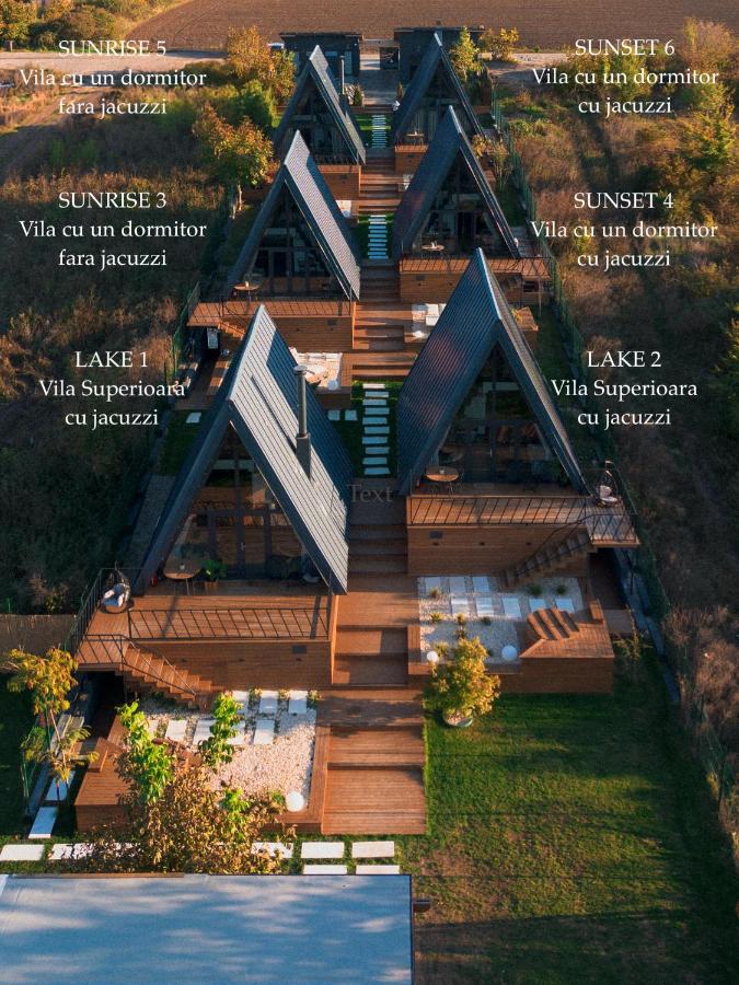 A-BY THE LAKE - PRIVATE A FRAME VILLAS - B&B