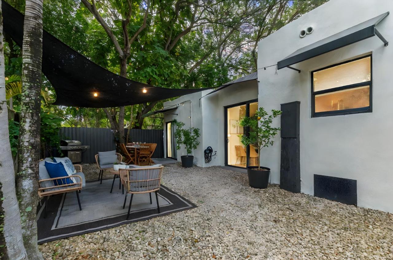 Casa Bellini Modern 3br W Bbq -10 Mins To Beac - Bed and Breakfast Miami
