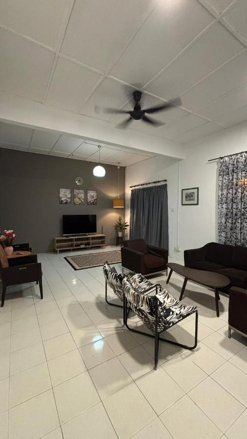 Adrabayu's Homestay - B&B Kuantan