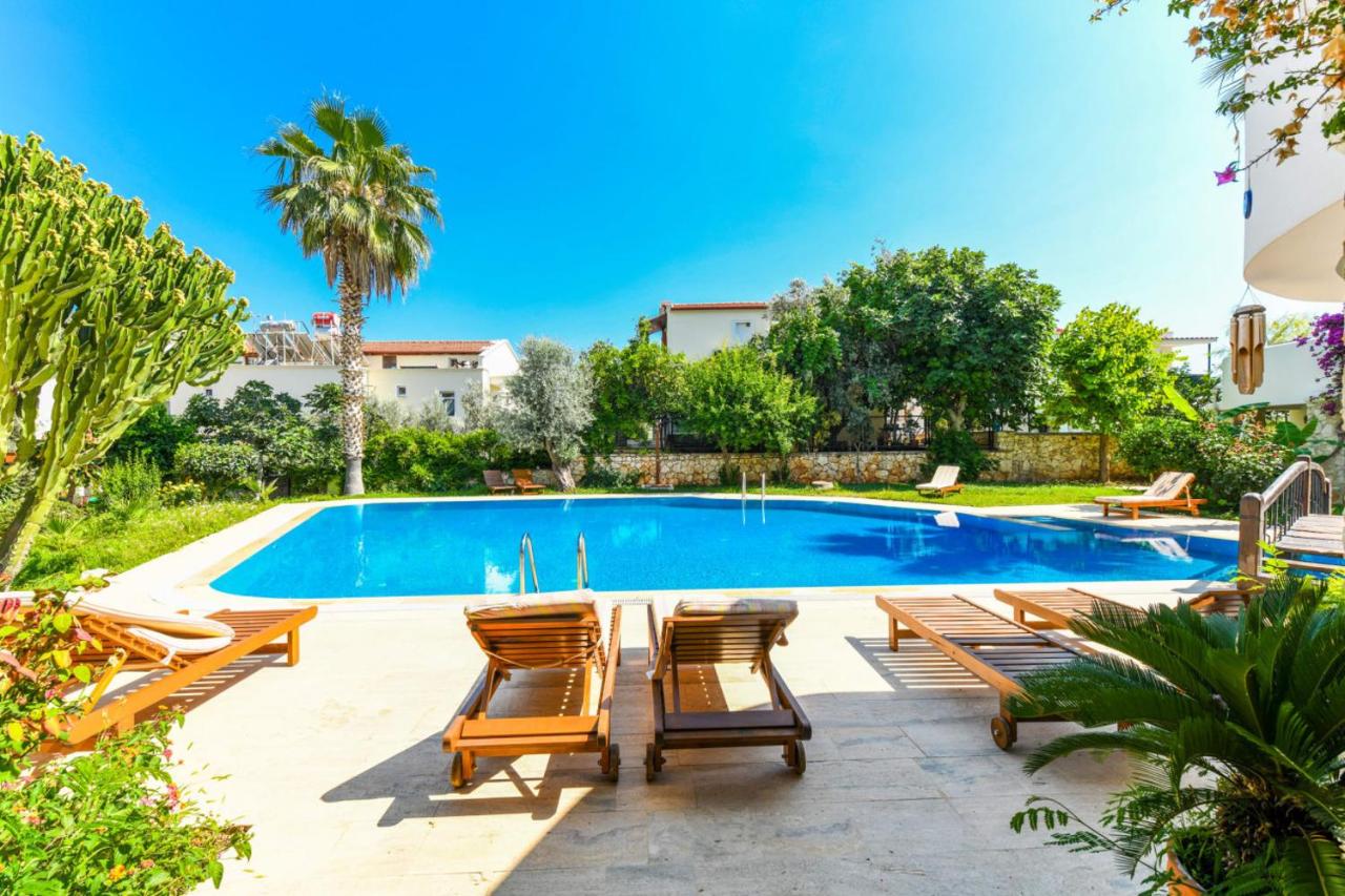 Duplex House with Shared Pool near Beach in Kalkan - B&B Kalkan