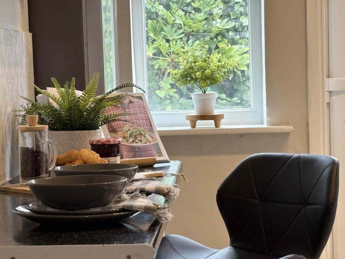 Wallasey Home - 2 Min to Liverpool Ferry, Beach & Free Parking - Ferienwohnung Seacombe