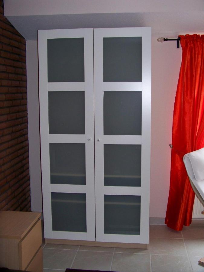 Doppelzimmer mit Gemeinschaftsbad und Balkon