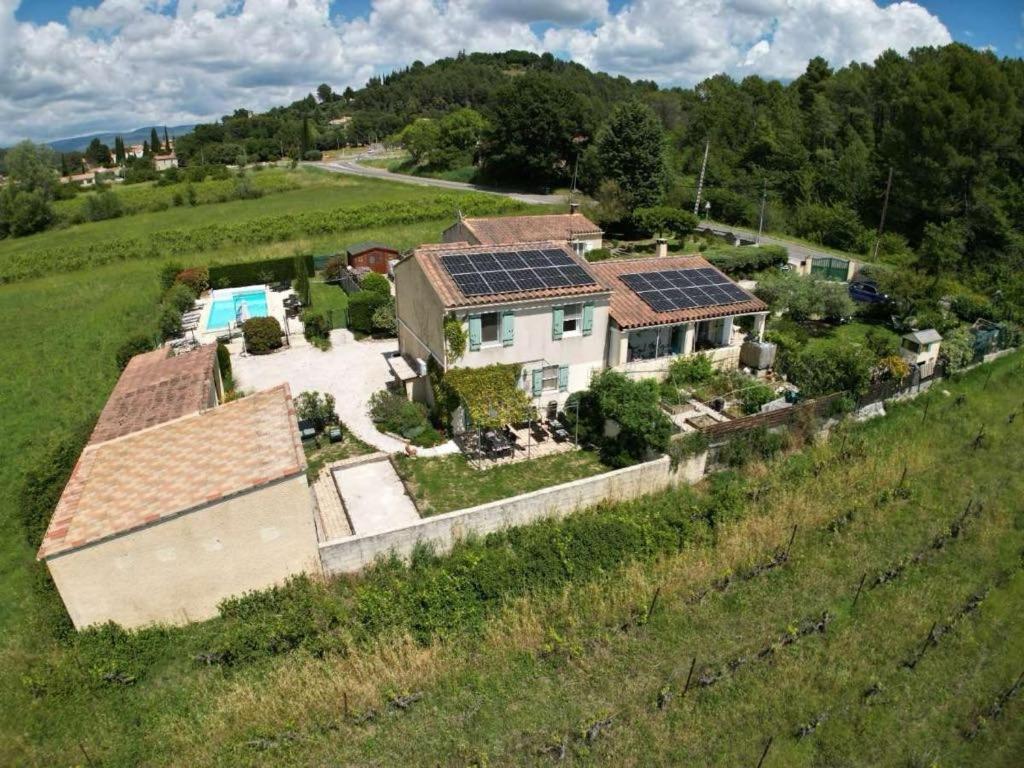 appartement avec piscine commune le chêne vert - B&B Gargas