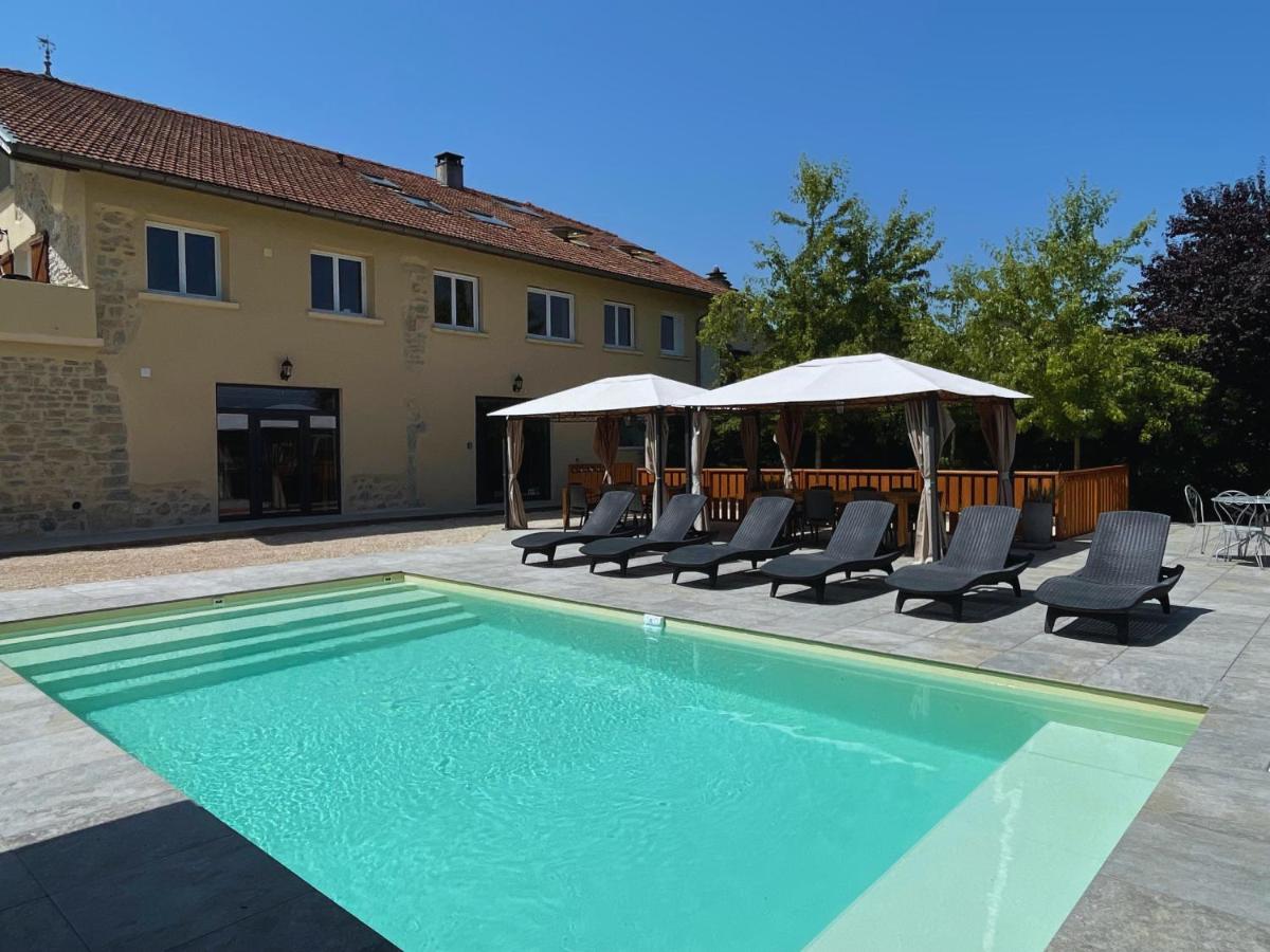 Gîte 5 chambres piscine vue montagne - B&B