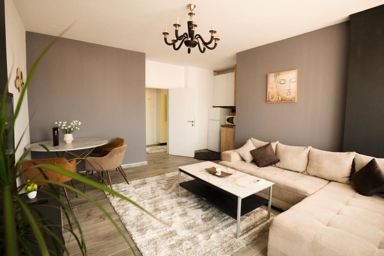 Rooftop Apartment - Ferienwohnung Pristina