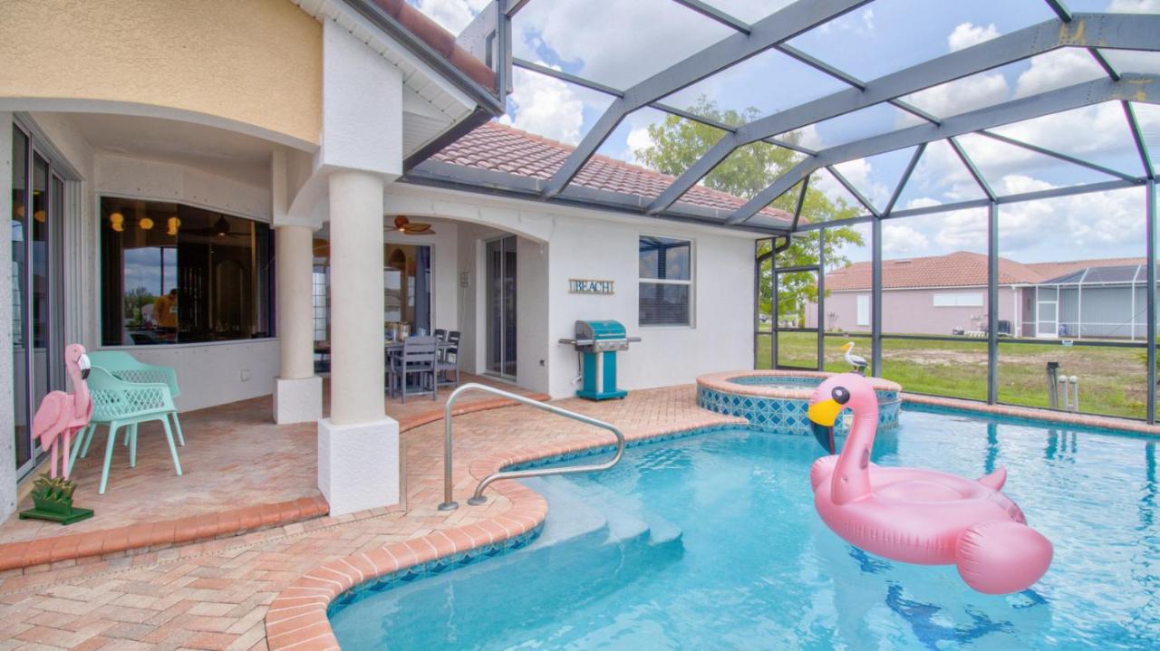 Villa on the Cape - Beautiful Pool Home with Gulf access - Ferienwohnung Cape Coral
