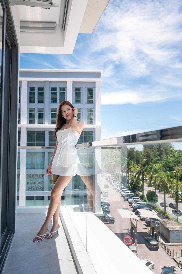 Regis by Ritz, Imago Mall Loft B - B&B Kota Kinabalu