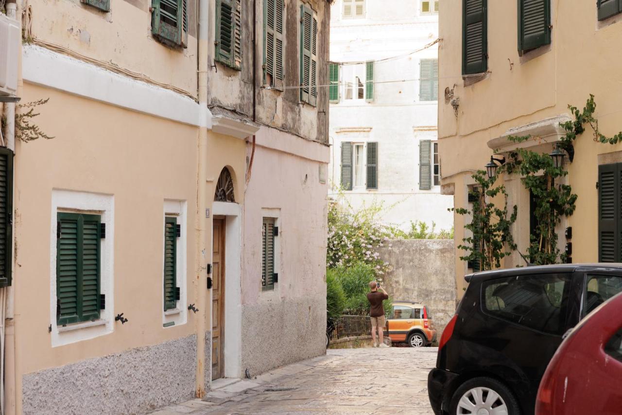 Dousmani Old Town Studio - B&B Grevediana