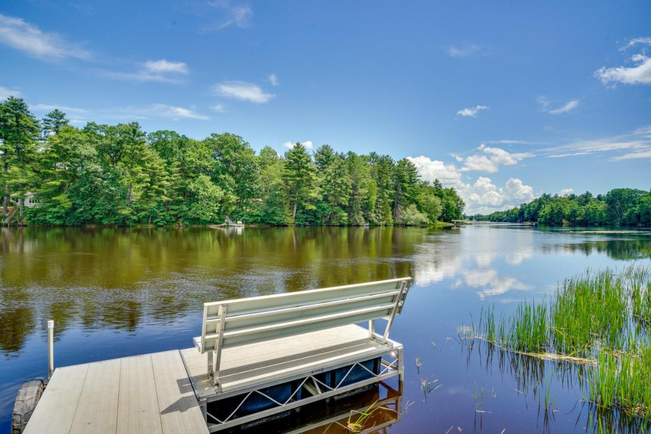 Private Hot Tub Riverfront Escape in Shawano - B&B