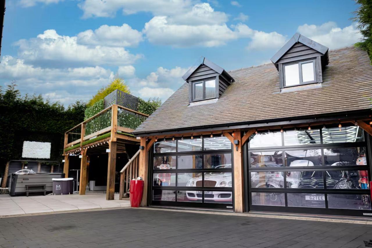 Castle Queen - Ferienwohnung Coseley