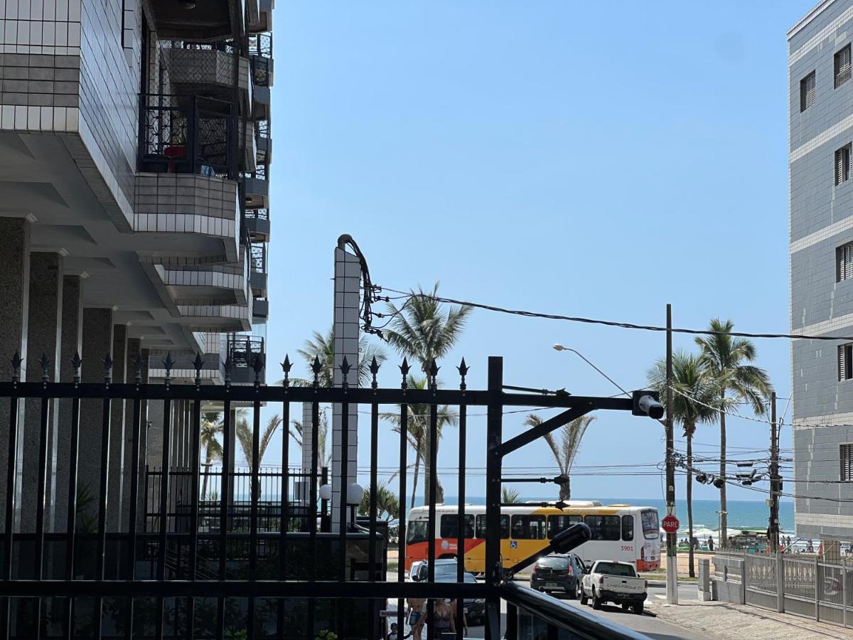 Ape aconchegante a 50m da Praia Tupi Wi-Fi, Smart TV e enxoval completo - Chambres d'hôtes Praia Grande