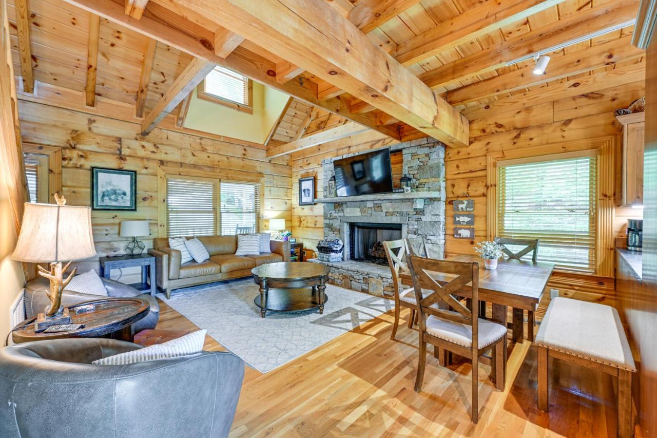 Cozy Retreat with Deck and Sapphire Resort Access! - B&B