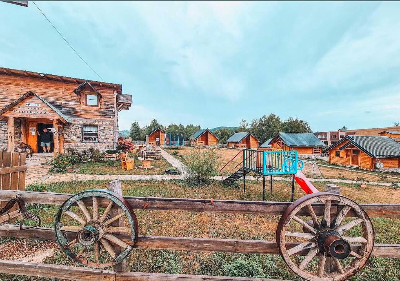 Etno selo Vidikovac - Bed and Breakfast Sjenica