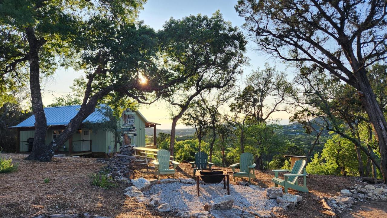 Private Cabin with Amazing Hilltop Views of Sunrise, Sunset and Wildlife & Hot Tub - B&B Canyon Lake