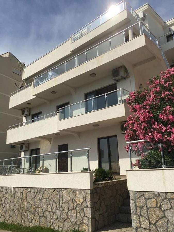 Days Inn Apartments - Bed and Breakfast