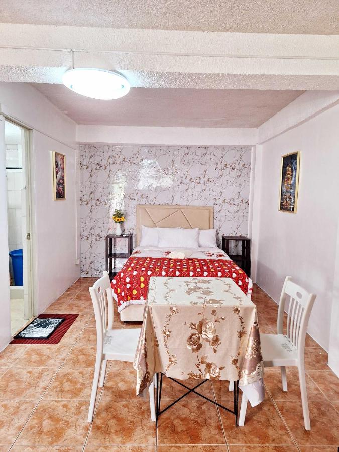 L2 Cozy Family Apartment Room Walk to Damosa Gateway Near SM, SPMC, Airport - Chambres d'hôtes Davao